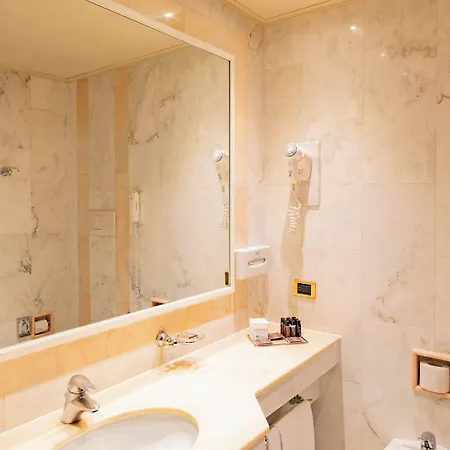 Internazionale Hotel 4*